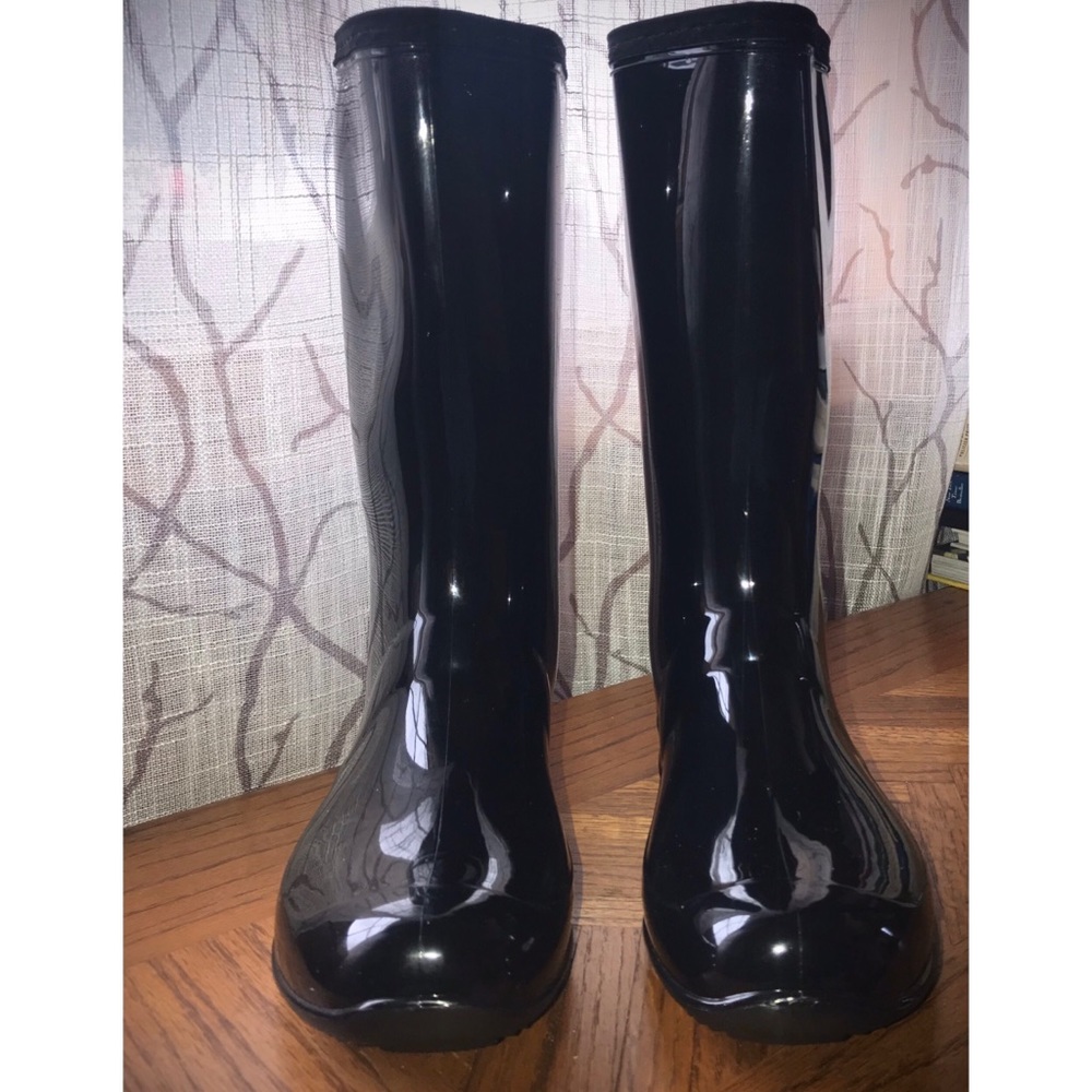 NEW Black Kamik Rain Boots